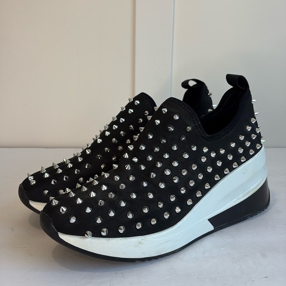 Gianni Bini NWOT Black Fabrick Silver Studded Slip-On Platform Sneakers - Picture 1 of 12